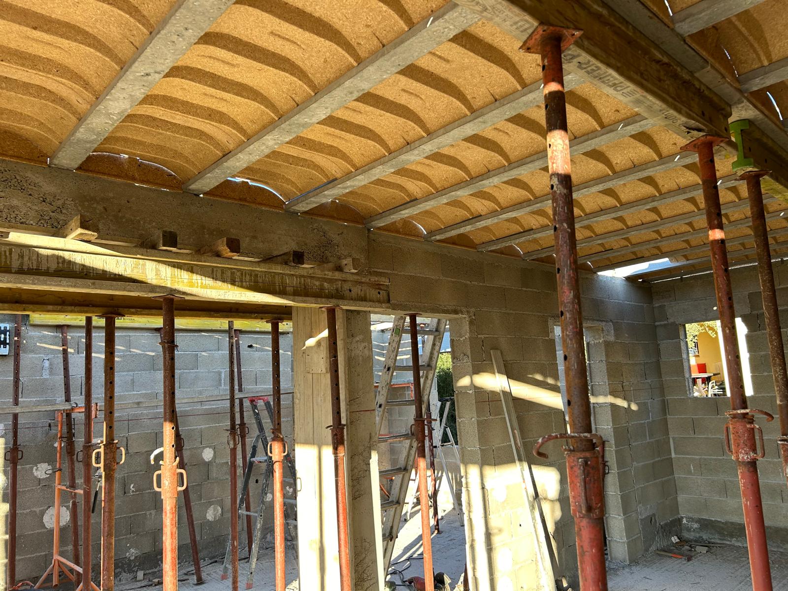 Poutrelles et hourdis du plancher en vue intérieure, Corse Balagne